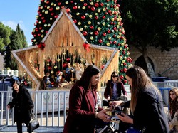 Betlehem Rayakan Natal di Tengah Luka Perang Gaza