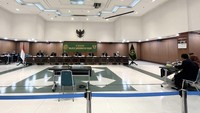 Terbukti Selingkuh dengan Anggota Ormas, Hakim PN Batam Dipecat