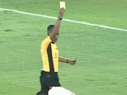 Profil Wasit Yoko Suprianto yang Anulir Penalti PSM Makassar gegara VAR