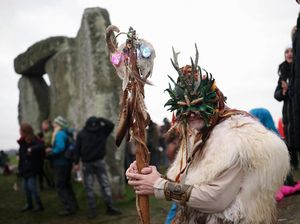 Tradisi Menyambut Cahaya di Hari Terpendek Tahun Ini