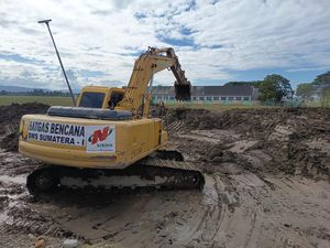 Alat Berat hingga Bantuan Pangan Dikirim ke Wilayah Bencana Sumatera