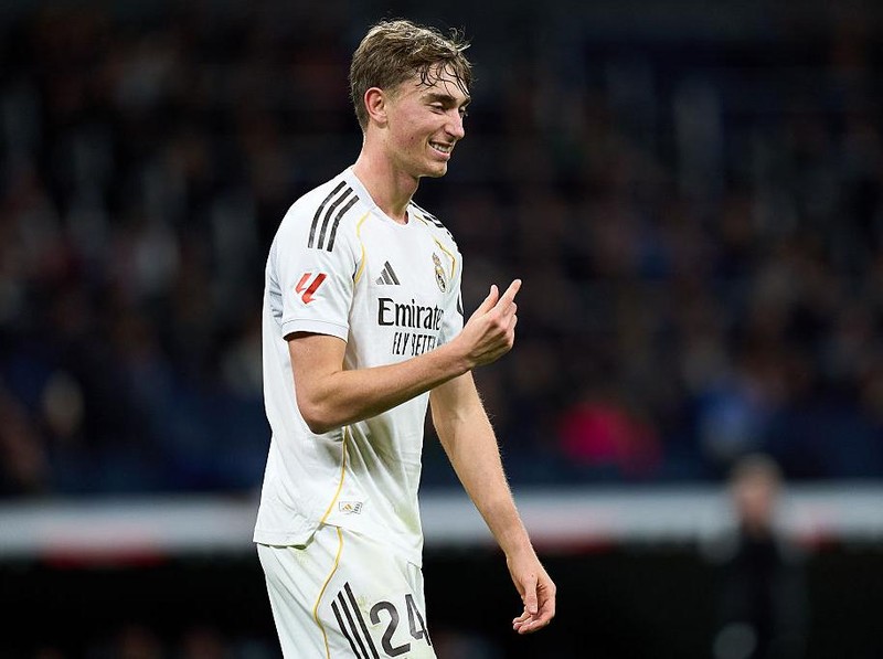 MADRID, SPAIN - DECEMBER 20: Dean Huijsen of Real Madrid reacts during the LaLiga EA Sports match between Real Madrid CF and Sevilla FC at Estadio Santiago Bernabeu on December 20, 2025 in Madrid, Spain. (Photo by Angel Martinez/Getty Images)