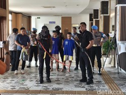 2 Pemuda Bercelurit Jumbo Diringkus Warga Solo Saat Kehabisan Bensin