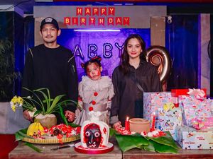 Agak Laen! Ultah Anak Ririn Ekawati Bertemakan Horor, Ada Ambulans dan Pocong