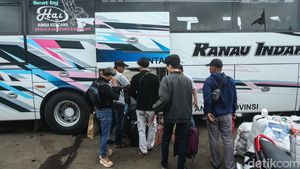 Jelang Nataru, Terminal Bekasi Mulai Ramai Pemudik