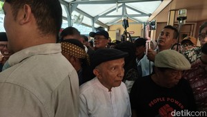 Amien Rais Hadiri Sidang Citizen Lawsuit Ijazah Jokowi di PN Solo