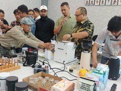 Dari Teror ke Kopi, Kala Eks Napiter Jabar Dibekali Ilmu Barista