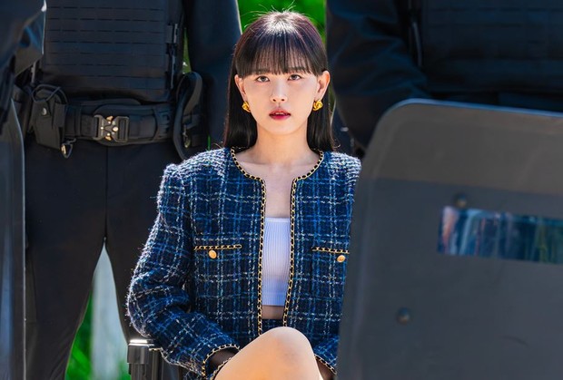 Kang Han Na berperan sebagai Joanna dalam Cashero.