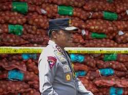 72 Ton Bawang Bombay Ilegal dari Kalteng Disita, Disamarkan Jadi Cangkang Sawit