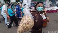 Penampakan 5 Kg 'Keripik Pisang Narkoba' yang Dimusnahkan Kejari Bogor