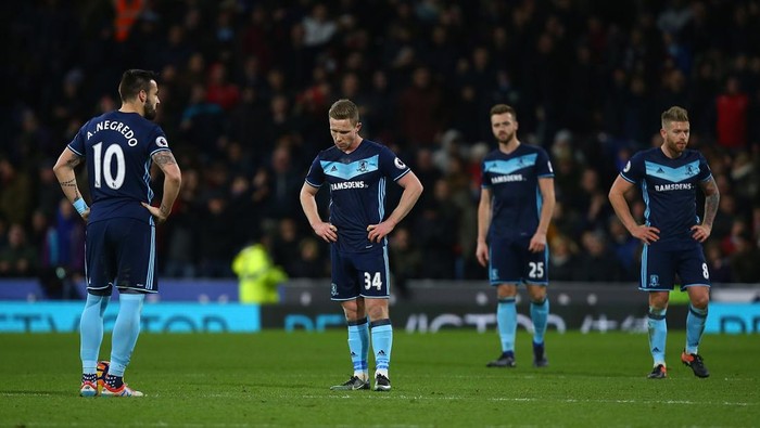 BURNLEY, ENGLAND - DECEMBER 26:  Middlesbrough players look dejected after conceding during the Premier League match between Burnley and Middlesbrough at Turf Moor on December 26, 2016 in Burnley, England.  (Photo by Dave Thompson/Getty Images)