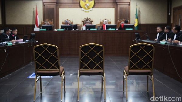 Nadiem Kembali Absen, Sidang Ditunda 5 Januari