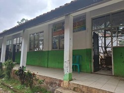 4 Ruangan SDN di Nanggung Bogor Rusak Diterjang Angin Kencang