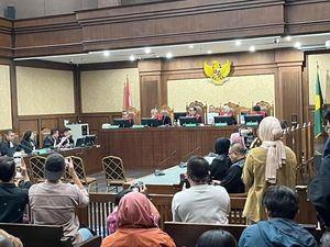 Video Nadiem Masih Sakit, Sidang Dakwaan Ditunda Januari 2026