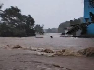 Air Sungai Meluap, Banjir Rendam 8 Kecamatan di Cirebon