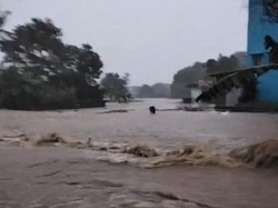 8 Kecamatan di Cirebon Terendam Banjir Usai Air Sungai Meluap
