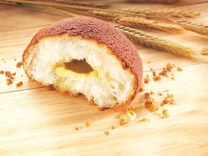 Padahal Bayarnya Ribet, Kenapa Sih Roti Stasiun Rasanya Nagih?