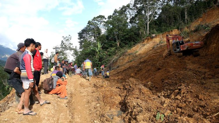 Tanah Longsor Menerjang Aceh Tengah, Warga Terisolir