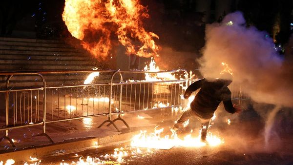 Protes Korupsi Guncang Albania, Bentrokan Pecah di Ibu Kota Tirana