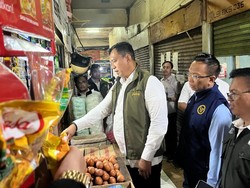 Bapanas-Bulog Cek Harga Pangan di Pasar Rawamangun, Harga Beras-Ayam Naik
