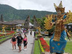 Video: Menpar soal Wisata Bali Sepi: Tetap Ramai, Hanya Menurun 2%