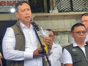 Bos Bulog Temukan Harga Minyakita Rp 16.000/Liter di Pasar Rawamangun