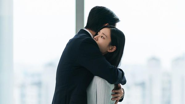 Pelukan Jang Ki Yong Buat Ahn Eun Jin di Dynamite Kiss Episode 13