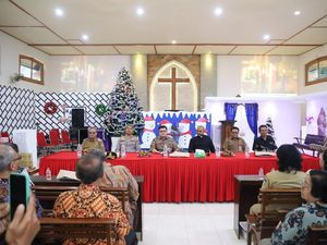 Kapolres Kediri Bersama Bupati Kediri Patroli Gereja Jelang Perayaan Natal