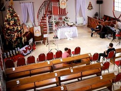 Menengok Persiapan Natal Gereja Merah Probolinggo Berusia 163 Tahun