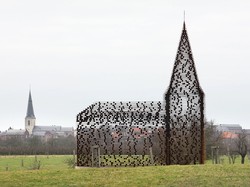 Terbuat dari Ribuan Pelat Baja, Gereja Ini Bisa Menghilang!