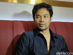 Insanul Fahmi Tegaskan Masih Suami Wardatina Mawa dan Bantah Bikin Laporan