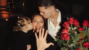 Momen Gemas Kamari Ikuti Justin Hubner Berlutut Lamar Jennifer Coppen