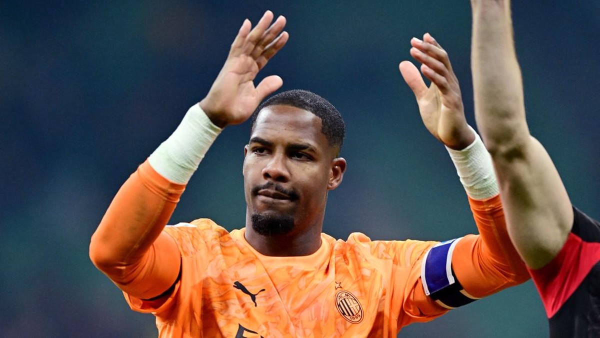 Chelsea disarankan merekrut Mike Maignan (Foto: REUTERS/Daniele Mascolo)
