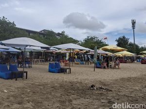 Kali Ini, Pantai Legian Tak Lagi Ramai