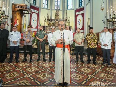 Pramono-Kapolri Tinjau Misa Malam Natal di Katedral, Pastikan Ibadah Aman