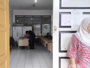 Peran Ayah Saat Turun Tangan di Hari Pembagian Rapor