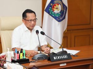 Ketuk Hati Kepala Daerah, Mendagri Tito Minta Pemda Bantu Sumatera