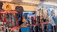 Pasar Thrifting Senen Masih Bertahan, Tak Seramai Dulu