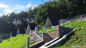 Pesona Tebing Batu dan Hutan Pinus Woodlands Kuningan di Musim Liburan