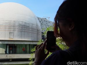 Video: Teknologi Baru di Teater Bintang Planetarium Jakarta