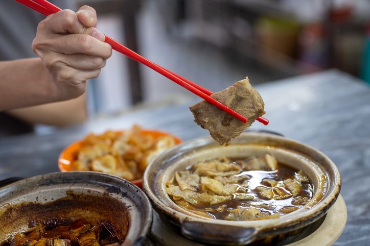 Duh! Gegara Sup Babi, Pemilik Homestay Ini Rugi 18 Juta