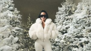 Potret Rumah Kim Kardashian yang Dihiasi 100 Pohon Natal, Tuai Kontrovers