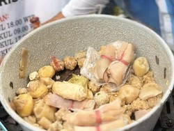 5 Kuliner Enak di Dekat Gereja Katedral Jakarta, Ada Bakso Babi!