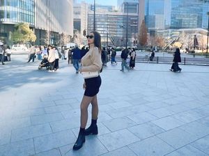 Potret Liburan Aura Kasih