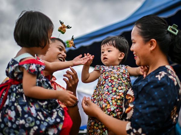 Natal di Tengah Bencana, Ibadah Digelar Sederhana di Tenda Pengungsian Hutanabolon