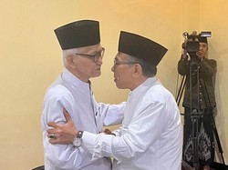 Gus Yahya Akhirnya Bertemu dengan Rais Aam PBNU di Ponpes Lirboyo