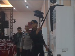 Amankan Ibadah Natal, Polsek Cileungsi-Brimob Jabar Sterilisasi 33 Gereja