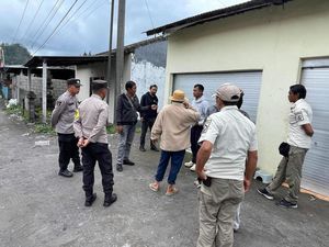 Adik Mangku Luwes Ngamuk Bawa Sajam, Polisi Turun Tangan