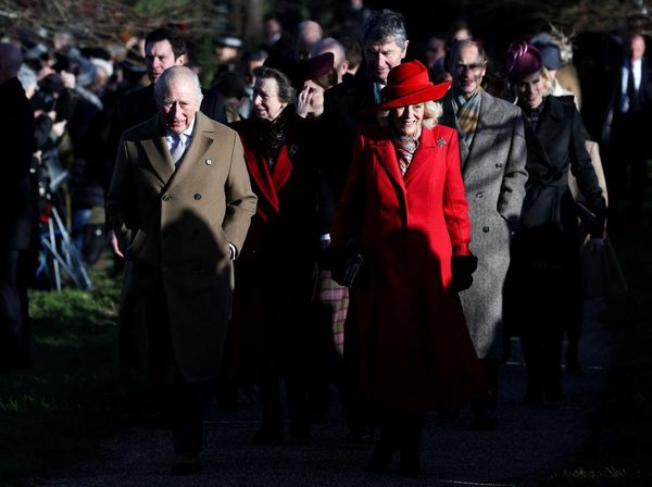 Raja Charles dan Keluarga Hadiri Ibadah Natal di Sandringham