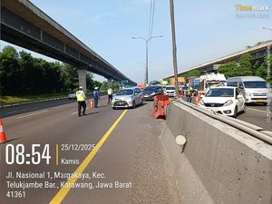 Volume Kendaraan Melonjak, Contraflow Diterapkan Lagi di Km 55-65 Tol Japek